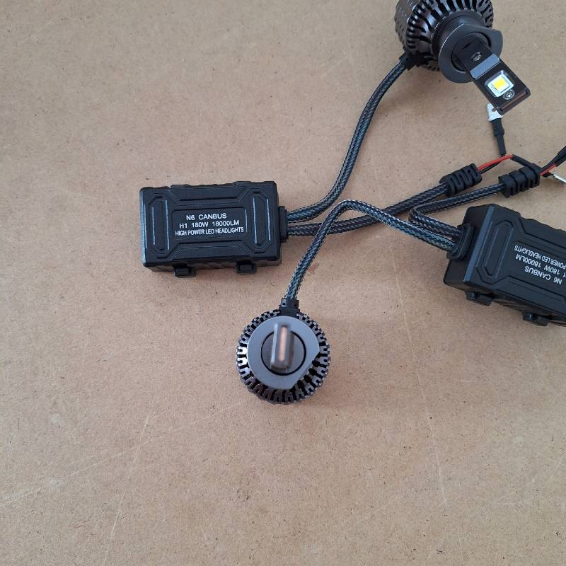 Set 2 becuri led H1 lumina alb cald, canbus, 18000lm 31